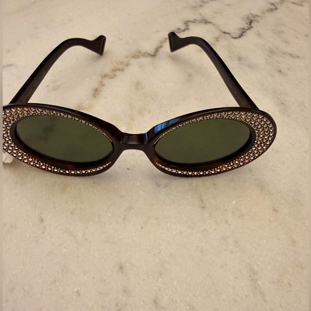 Gucci Women's Sunglasses - Picture 10 of 11